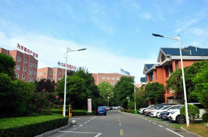 1640075304796680.jpg 640.webp.jpg